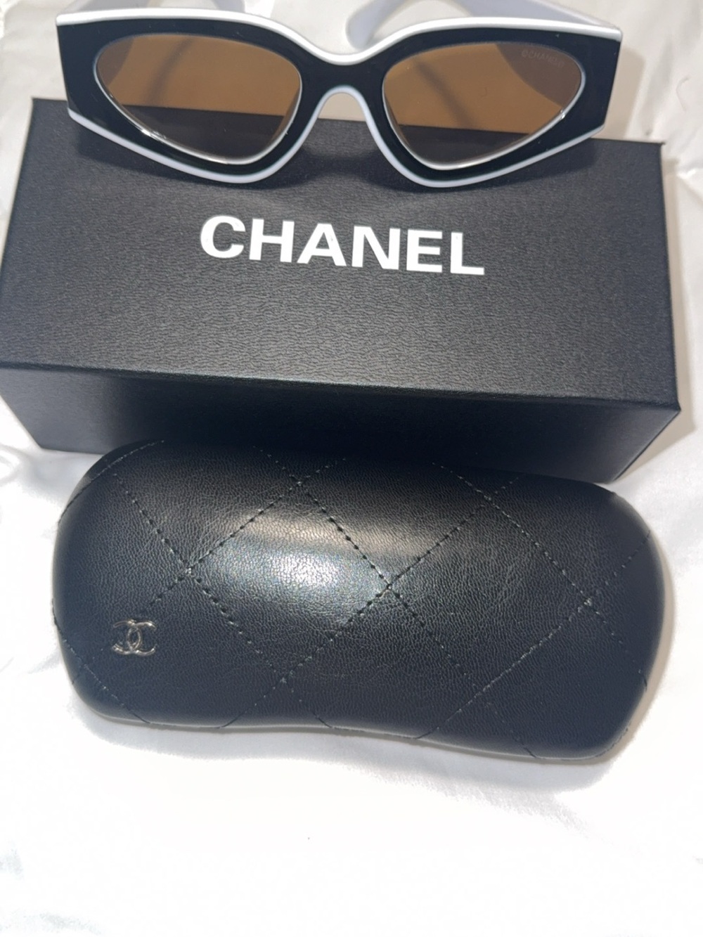 CHANEL Black and White Cat-Eye Sunglasses with Brown Lenses